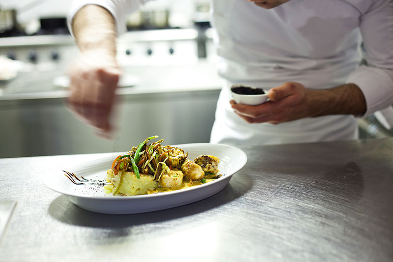 L'Ensemble met à votre disposition une cuisine de 55 m2 dotée d'un équipement professionnel